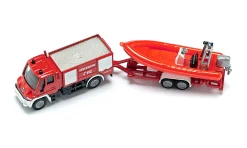 Unimog Feuerwehr mit Boot